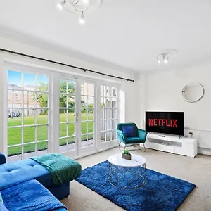 Lovely 4 Bedroom House In - Sleeps 10 , York United Kingdom